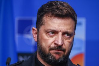 EE.UU. retiene 400 millones aprobados en ayuda militar para Ucrania