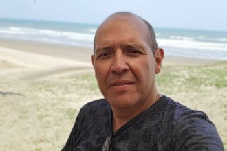 Matan a un periodista mexicano en Oaxaca mientras desayunaba