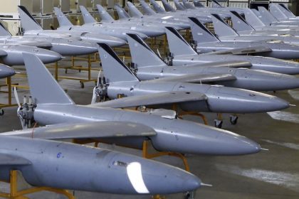 Irán destruye tres depósitos de municiones y equipos en la base estadounidense en Kuwait