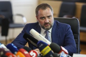 Detienen en Europa al exjefe de la federación de fútbol ucraniana acusado de corrupción millonaria