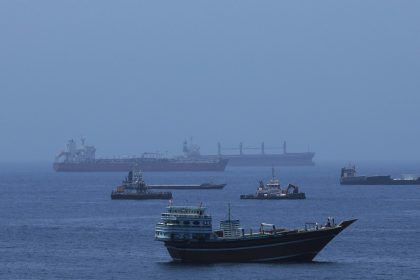 EE.UU. abre fuego e inhabilita un petrolero que se dirigía a un puerto iraní