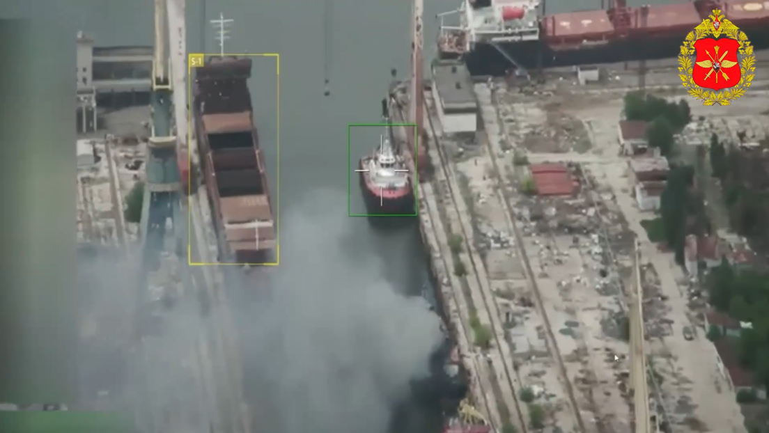 VIDEO: Drones rusos destruyen tres buques en un puerto ucraniano