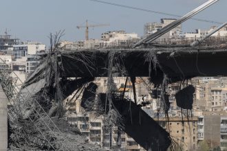 La Administración Trump busca fondos para financiar su guerra contra Irán, cada vez más costosa