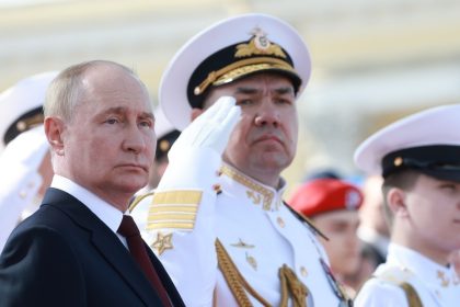 "Un papel fundamental en defensa y seguridad": Putin felicita por el Día de la Armada de Rusia (VIDEO)