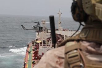 VIDEO: EE.UU. aborda e inspecciona un petrolero en el mar Arábigo