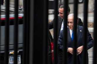"Tenemos fuerzas especiales alrededor": Netanyahu advierte qué pasará si quieren detenerlo