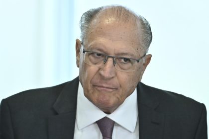 "Lamentable" y "grosero": Vicepresidente de Brasil responde a los insultos de Milei