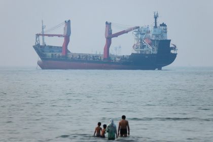 "Sin su permiso no hay movimiento en estas aguas": alto cargo iraní sobre Ormuz