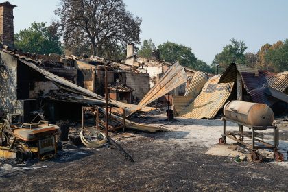 "Nos dejaron solos": pueblo francés denuncia que se priorizaron las zonas ricas durante megaincendio