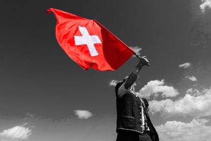 Zajárova sobre Suiza: "Una neutralidad en la que se elige un bando es un oxímoron político"