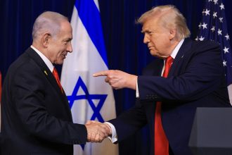 Telegraph: EE.UU. e Israel sopesan un bloqueo terrestre a Irán