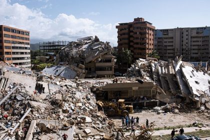 VIDEOS: El momento exacto de la demolición de un edificio afectado por los sismos en Venezuela