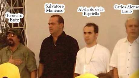 Petro acusa a Abelardo de la Espriella de asesorar al "narcoparamilitarismo" con una polémica foto