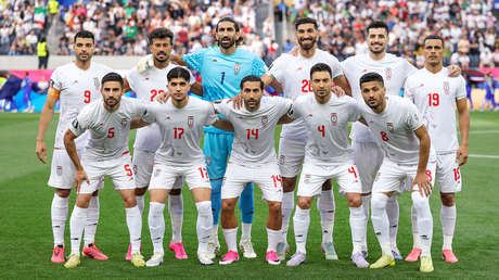 El presidente de Irán se dirige a la selección nacional tras su regreso del Mundial