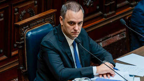 La millonaria cifra que gastó Adorni en tarjetas y que llamó la atención de la Justicia