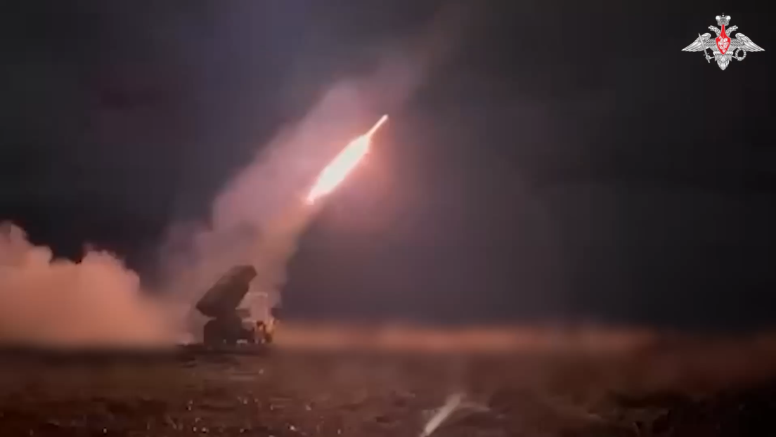 VIDEO: 'Granizo' ruso pulveriza un punto fortificado enemigo