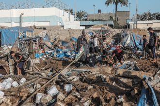 FOTOS: Ataque israelí destruye almacén de medicamentos de hospital en Gaza