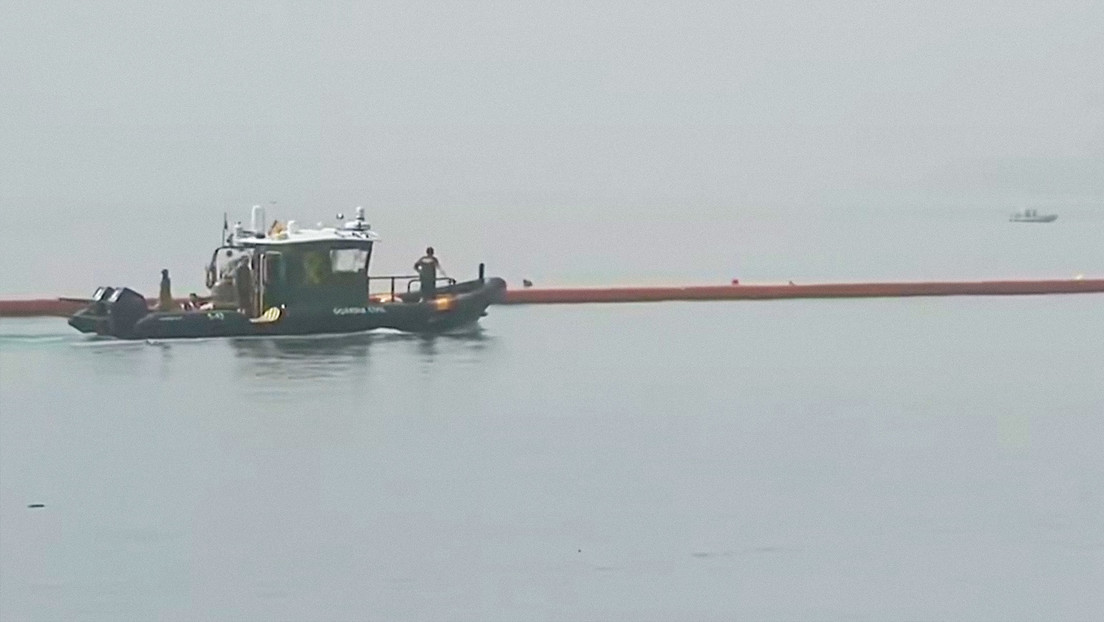 España instala barrera flotante de contención en frontera marítima de Ceuta