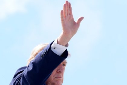 "Hola": Mensaje sabatino de Trump a Groenlandia (FOTO)