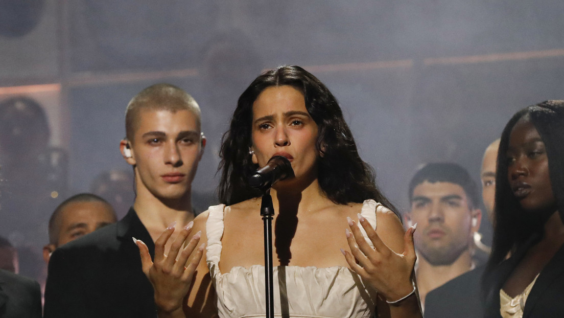 Rosalía se disculpa ante Argentina tras la polémica por compartir un video de la victoria de España