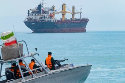 Irán lanza una severa advertencia a los buques y fuerzas de EE.UU.