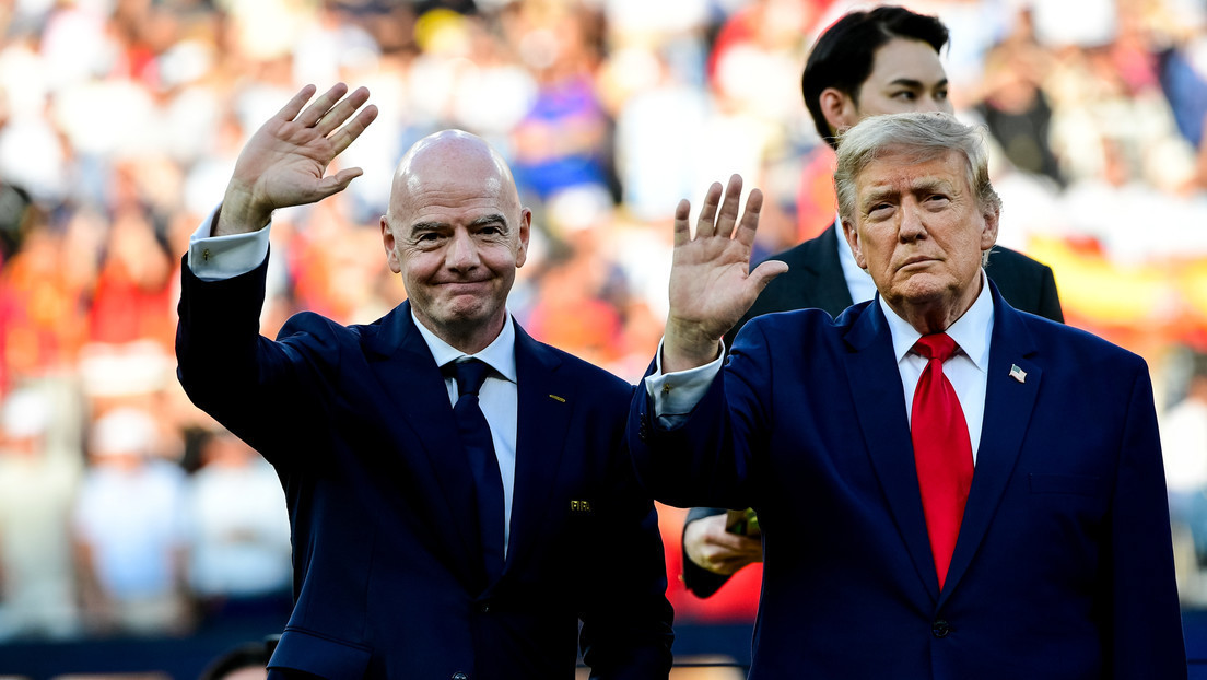 Reportan que Infantino pidió auxilio a Trump para tratar de salvar su puesto en la FIFA