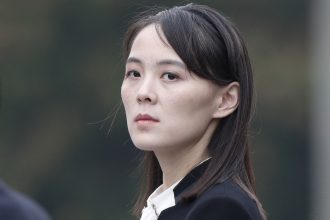 Hermana de Kim Jong-un advierte a un aliado de EE.UU.